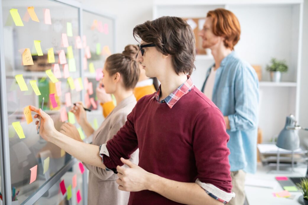 Sicher in das Vorstellungsgespräch – Mit dem neuen Seminar Bewerbungstraining Gesprächsführung, Rhetorik und Kommunikation verbessern